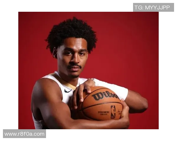 普尔鹈鹕首秀表现亮眼上半场独得十五分仍难阻球队失利